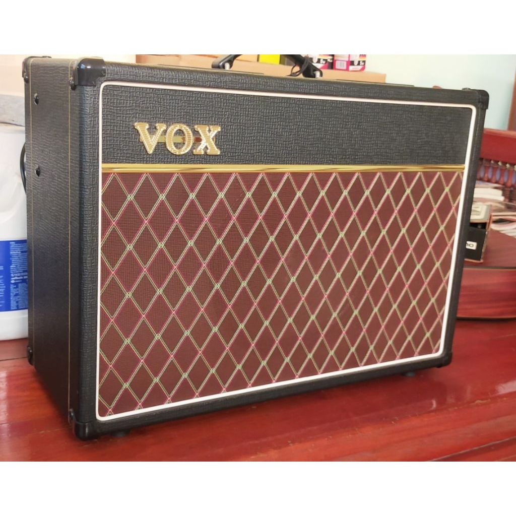 ตู้แอมป์กีต้าร์ไฟฟ้า VOX AC15 CUSTOM guitar tube amp