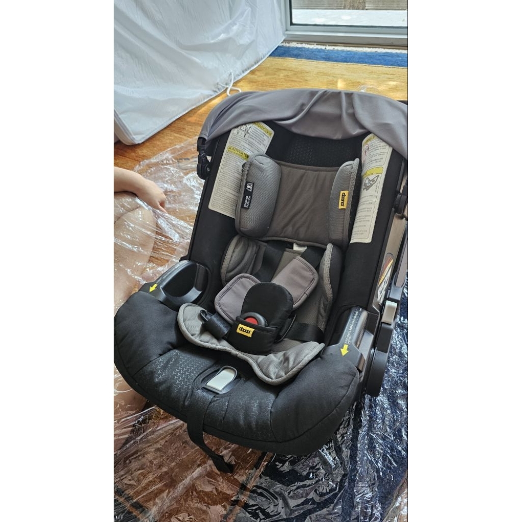 Doona + Carseat & Stroller - มือสอง (พร้อมกระเป๋ากันแทก + กันฝน)