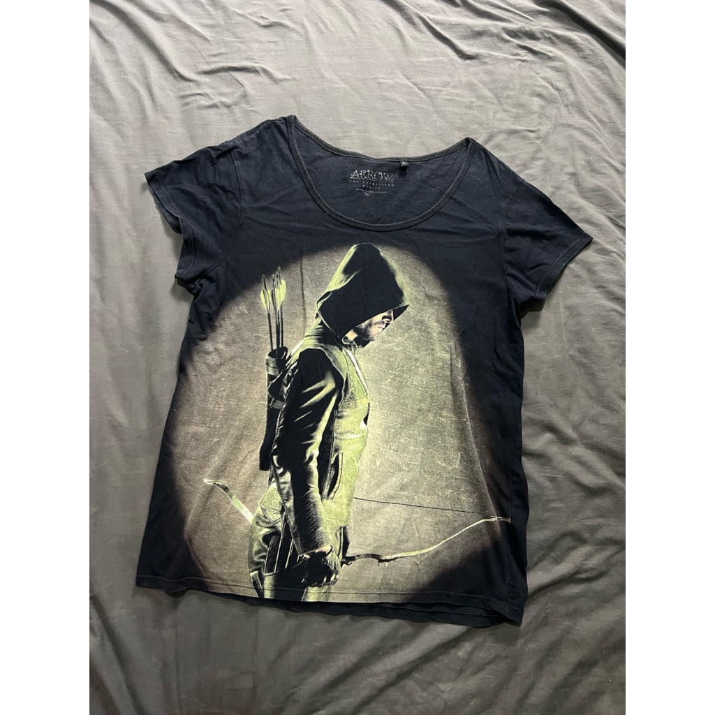 เสื้อยืด มือสอง ป้าย arrow อก40 พิมพ์ลาย สีดำ