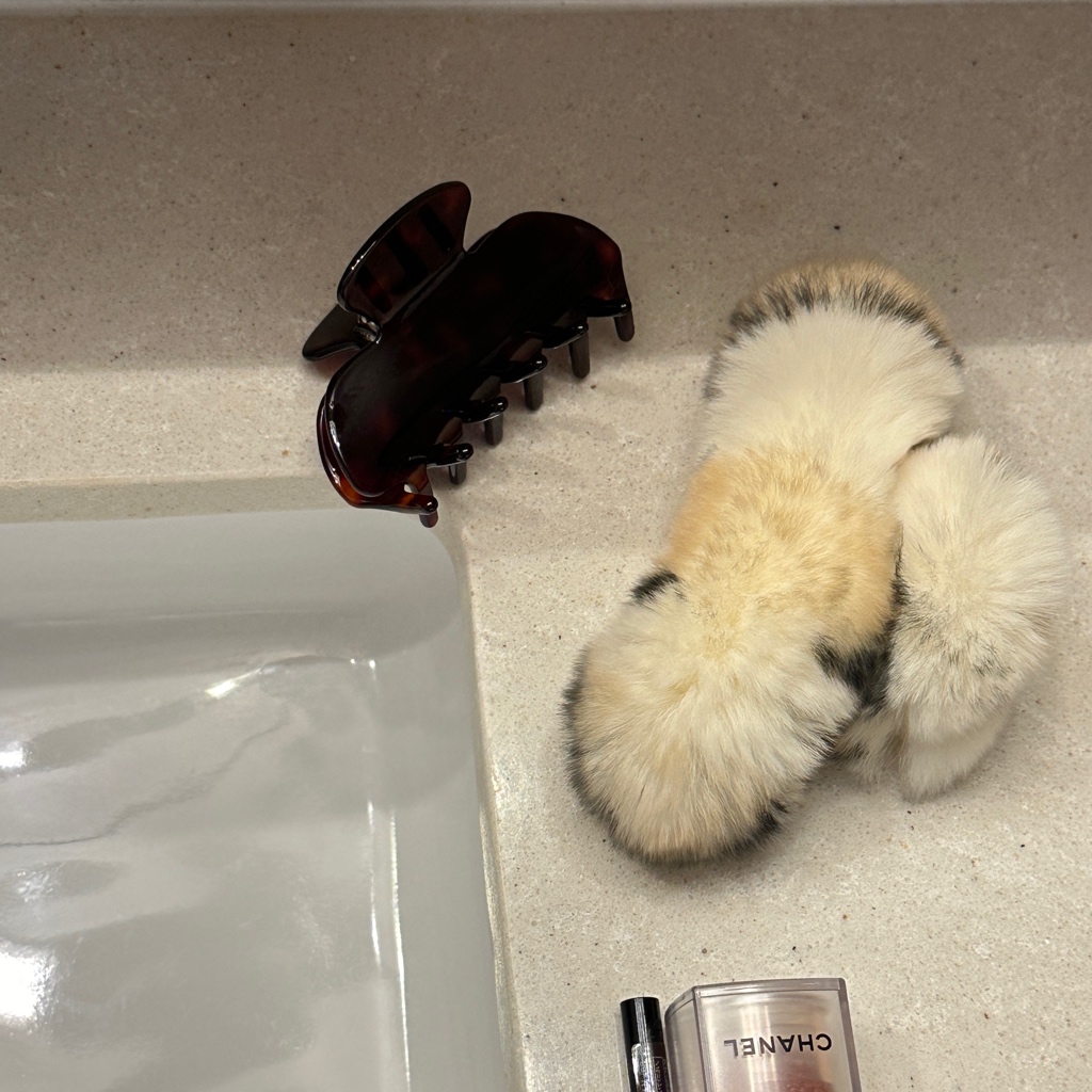 (*พร้อมจัดส่ง) gimmeblessed.co — Aglaé hair claw (Size 7 cm/ *เหมาะสำหรับผมน้อย-ปานกลาง) - รูปที่ 3