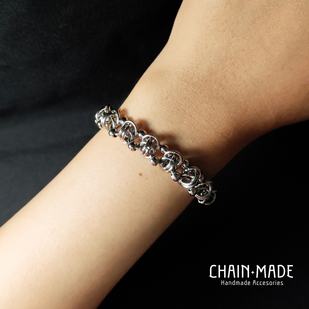 CHAIN.MADE | สร้อยข้อมือสแตนเลส แต่งลูกปัดสีเงิน | Chainmail Bracelet | Beaded Barrel