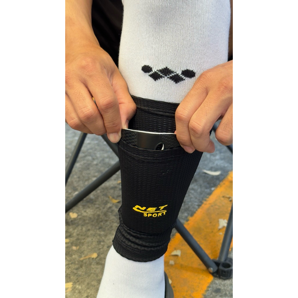 ผ้าล๊อคสนับแข้งใส่ในถุงเท้า