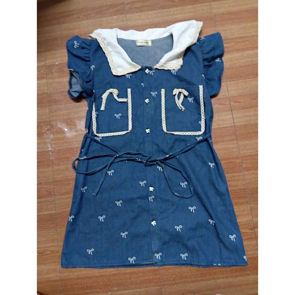 เดรสยีนส์ Nipapa shop มือ 1 อก 36 นิ้ว เอว 34 นิ้ว สะโพก 42 นิ้ว ยาว 31 นิ้ว ซื้อมาไม่เคยใส่ ไม่มีตำ