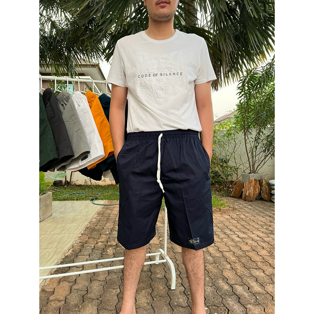 กางเกง ขาสั้น สีพื้นล้วน ความยาวพอดีเข่า