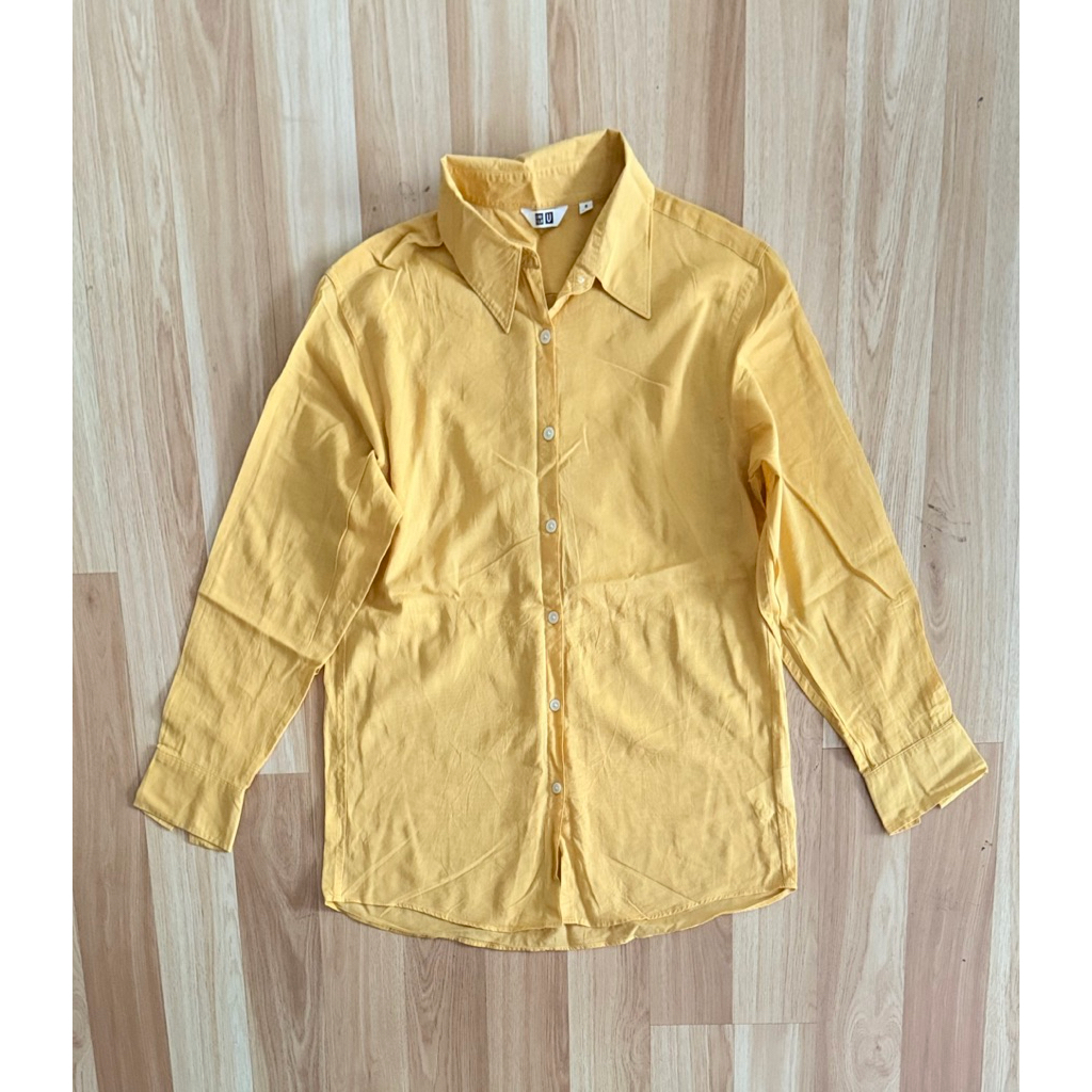 uniqlo u shirt เหลืองมัสตาด