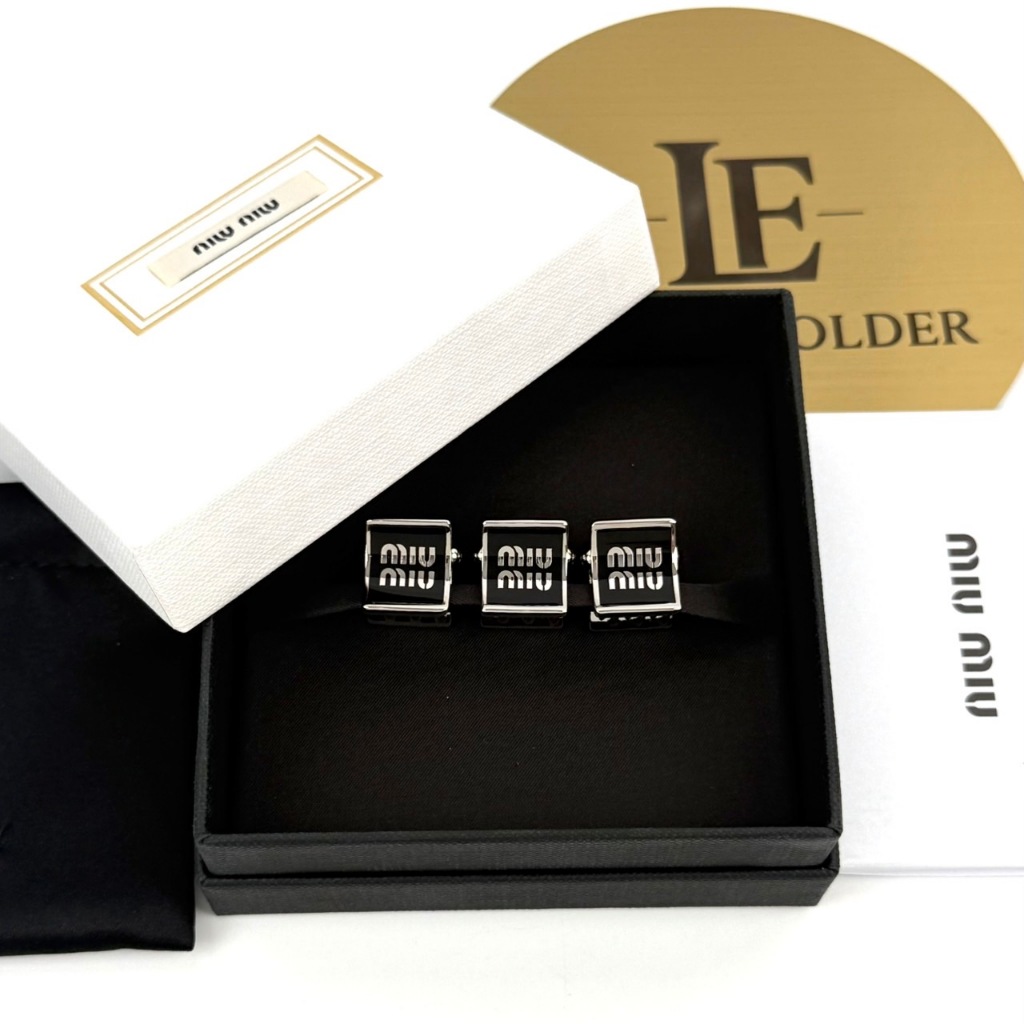 MiuMiu Enameled Metal Hair Clips กิ๊บติดผมโลหะ 3 ชิ้น รุ่น 5IF171 สี Black ของแท้ 100%