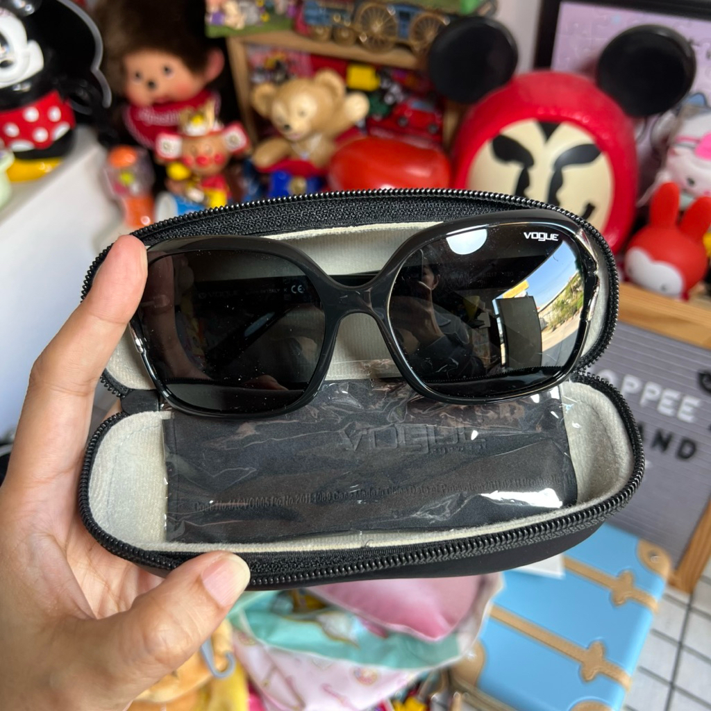 แว่นตากันแดดทรงเหลี่ยม VOQUE