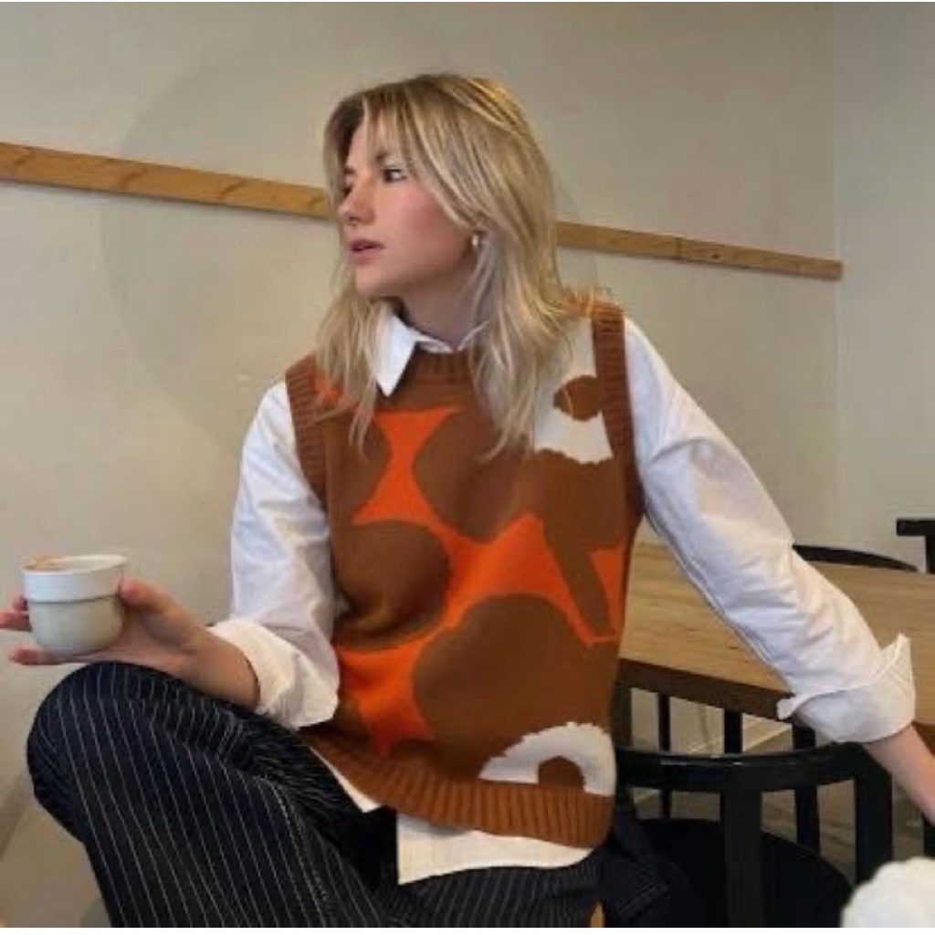 เสื้อกั๊กไหมพรมคอตตอนที่ลาย โดดเด่น ทรงตรง เข้ารูปเล็กน้อย คอกลม แขนแบบจั๊มพ์ เพิ่งมาใหม่ล่าสุดค่ะ - รูปที่ 2