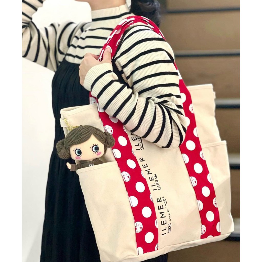 ILEMER​ กระเป๋า Tote พร้อมส่งแถบสีแดงลายจุดสีเดียวค่ะ ของแท้พร้อมส่ง