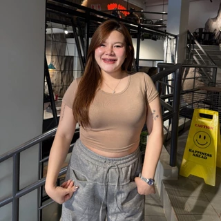 🌈SpinnyHouse🌈เสื้อครอป ผ้าเรย่อน สาวอวบใส่ได้ มีไซส์ M XL พร้อมส่ง ผ้ายืดเยอะ เสื้อออกกำลังกาย แมตช์ง่าย รุ่น ครอปเรียบ