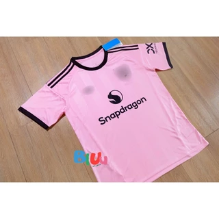 เสื้อฟุตบอล llมuยู ชุดนายประตู สีชมพู ปี 2025-26 เกรดแฟนบอล(3A) โลโก้ปัก ฟลูออฟชั่น เบอร์ชื่อ+อาร์ม EPL พร้อมส่งในไทย
