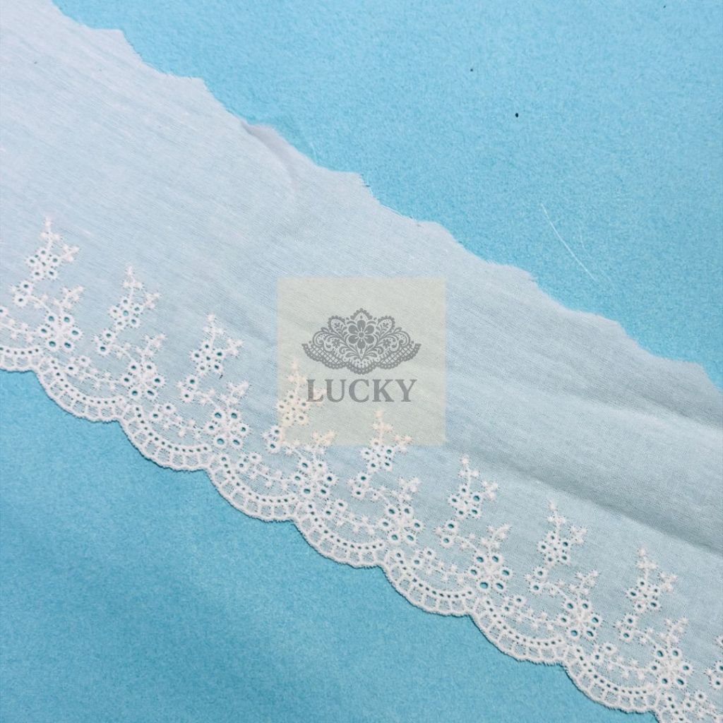 ลูกไม้ LUCKY -ผ้าลูกไม้คอตตอน100 ครีม