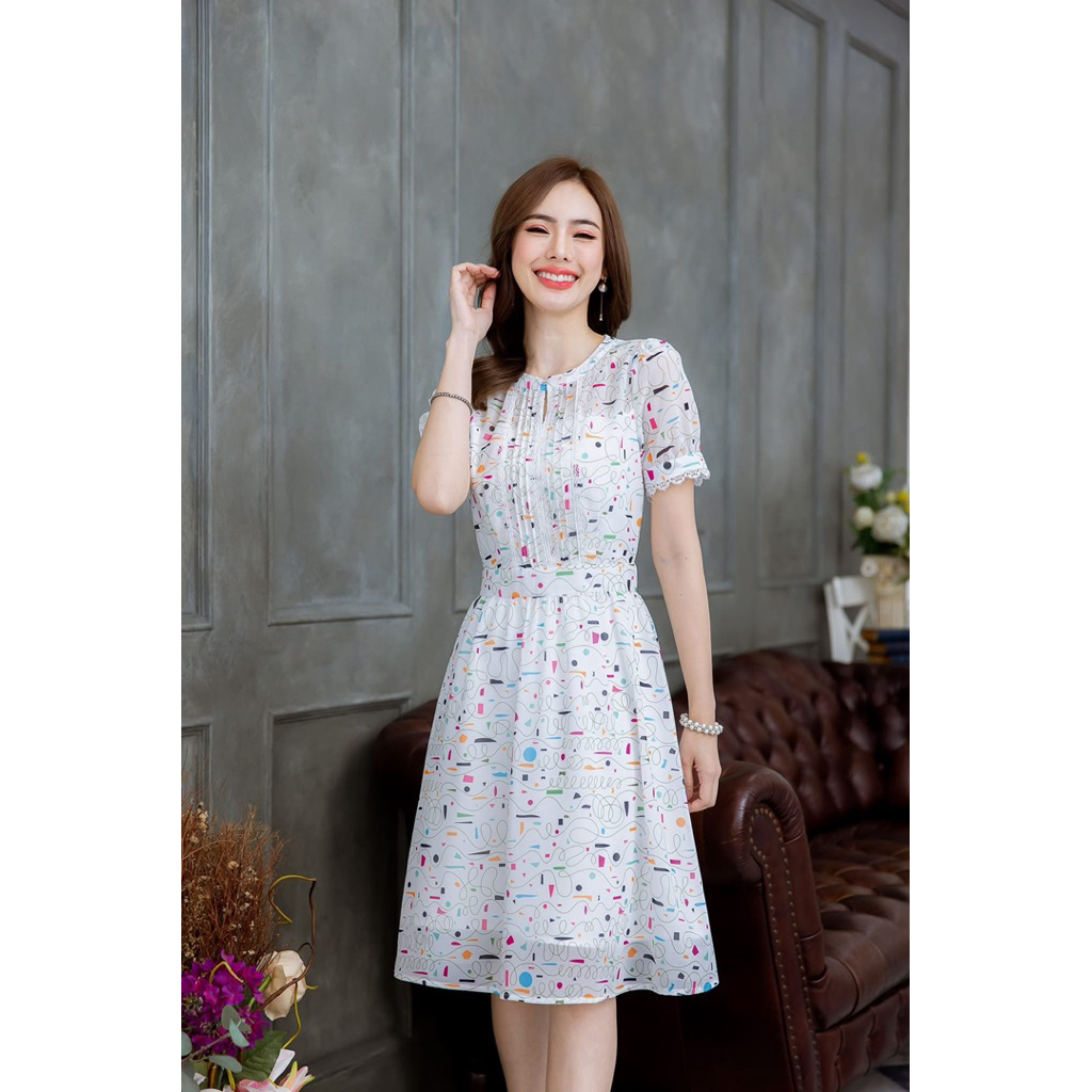 (2) เดรสใส่เที่ยว ใส่ทำงานผ้าชีฟองสีขาวลายรูปทรง ป้าย Alert ไซส์ L น่ารักมากกก..!!!
