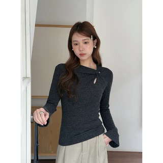 (พร้อมส่ง) Clothestoryy - Lin Long-Sleeved Shirt เสื้อยืดแขนยาว เจาะรู Twist คอ