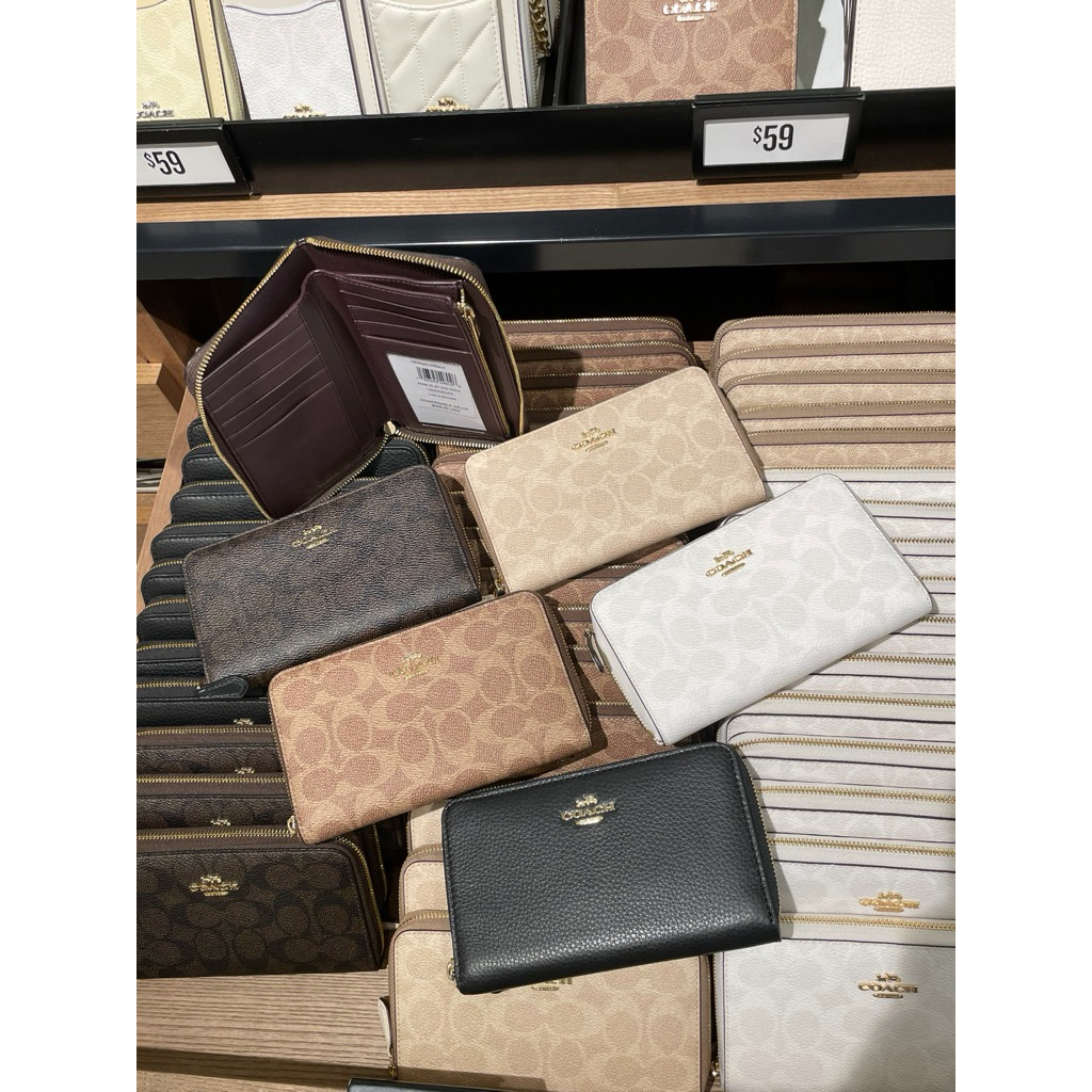 Coach กระเป๋าสตางค์คล้องแขน สินค้าของแท้ 🇺🇸