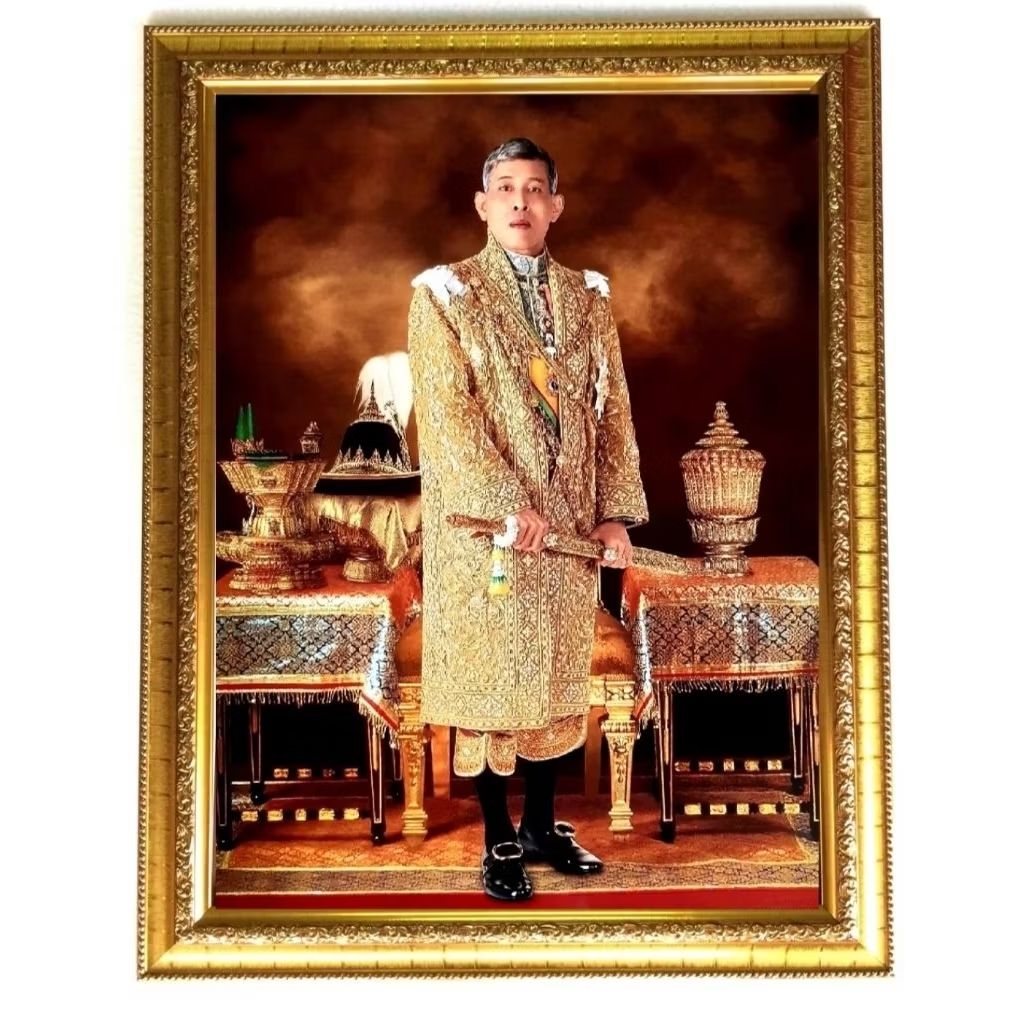กรอบรูปรัชกาลที่10 เต็มยศ ขนาด 18*23นิ้ว  งานขึ้นบ้านใหม่. งานเกษียณ เจริญรุ่งเรือง  หน้าที่การงาน มั่ง มี ศร