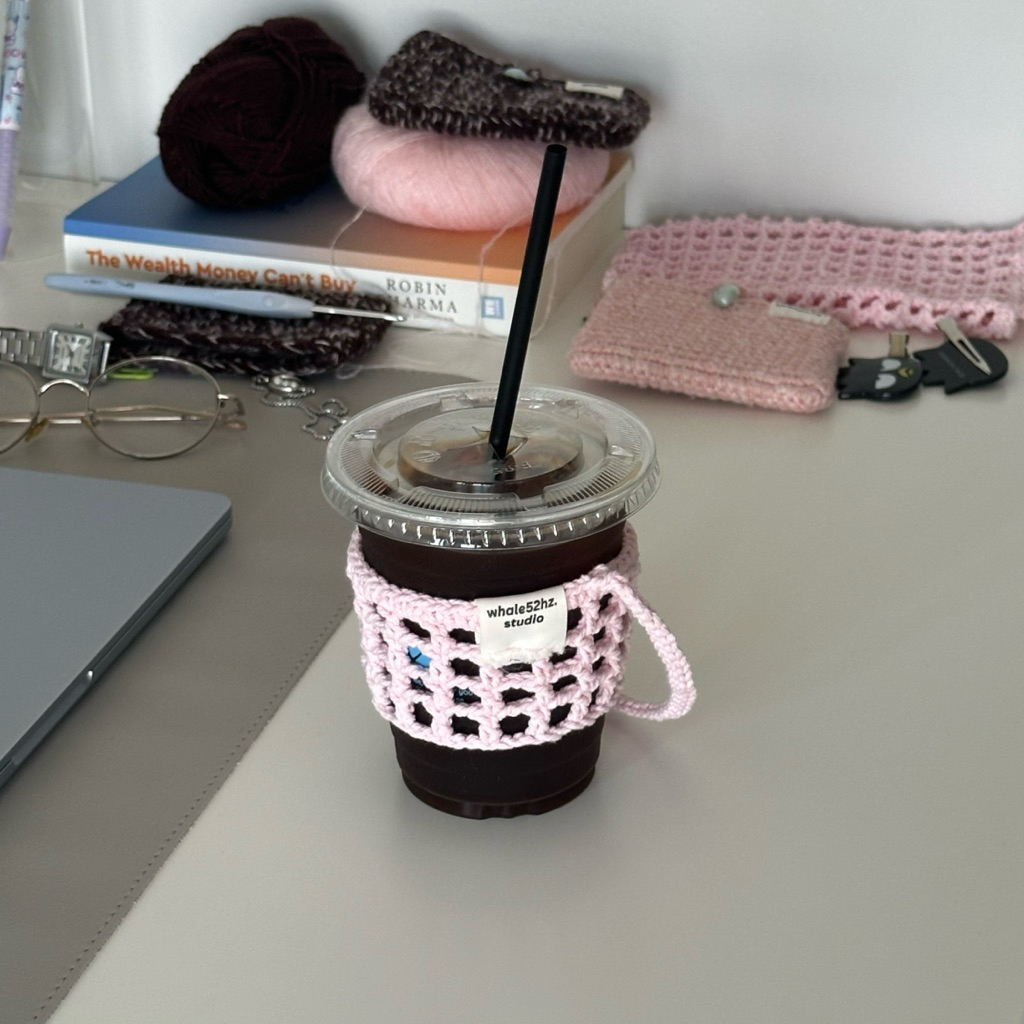coffee sleeve crochet🥤💗| handmade | By whale52.studio