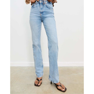 STRADIVARIUS กางเกงยีนส์ทรงขาตรง เอวสูง D98 STRAIGHT LEG JEA…