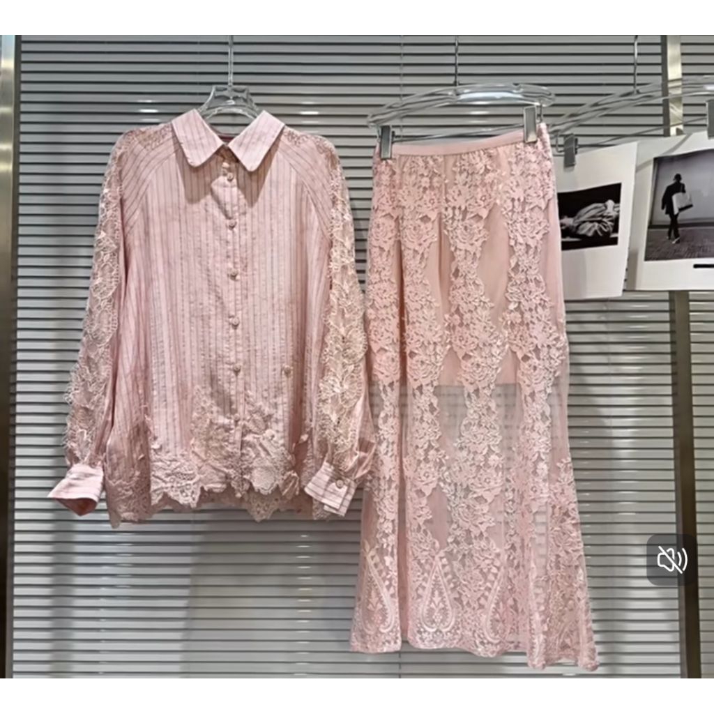 ชุดเซ็ท 2ชิ้น สไตล์คุณหนูหวาน เสื้อเชิ้ตสีชมพูโทนอ่อน ลุคสุภาพสบาย+กระโปรงยาวเอวสูงแต่งลูกไม้ ใส่แล้วดูหวานหรู มีเสน่ห์ - รูปที่ 5