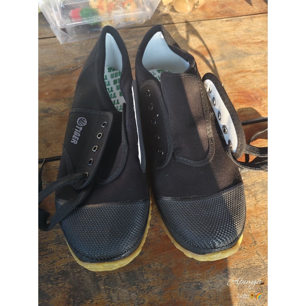 รองเท้านักเรียนTiger