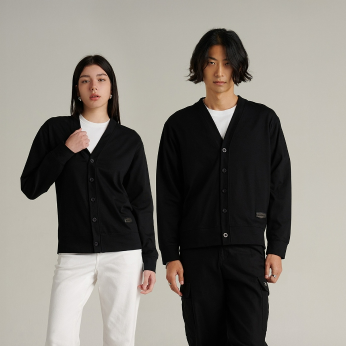Mc JEANS เสื้อคาดิแกน Unisex แขนยาว สีดำ MCAZ001 เนื้อผ้า 100% คอตตอน  มีน้ำหนักเบา สัมผัสนุ่มใส่สบาย อยู่ทรง