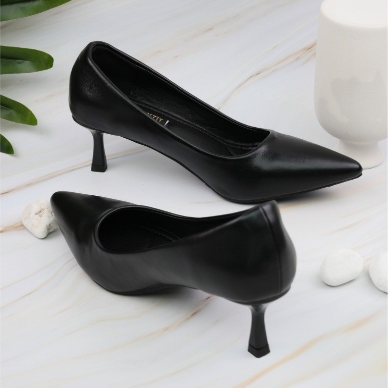 รองเท้าคัชชู ส้นสูง รองเท้าคัทชูส้นสูง ปลายแหลม ส้นเข็มสูง 2นิ้ว แบรนด์ Kitepretty  KT5556