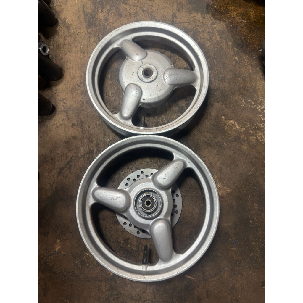 ล้อแม็ก(Yamaha Fiore)