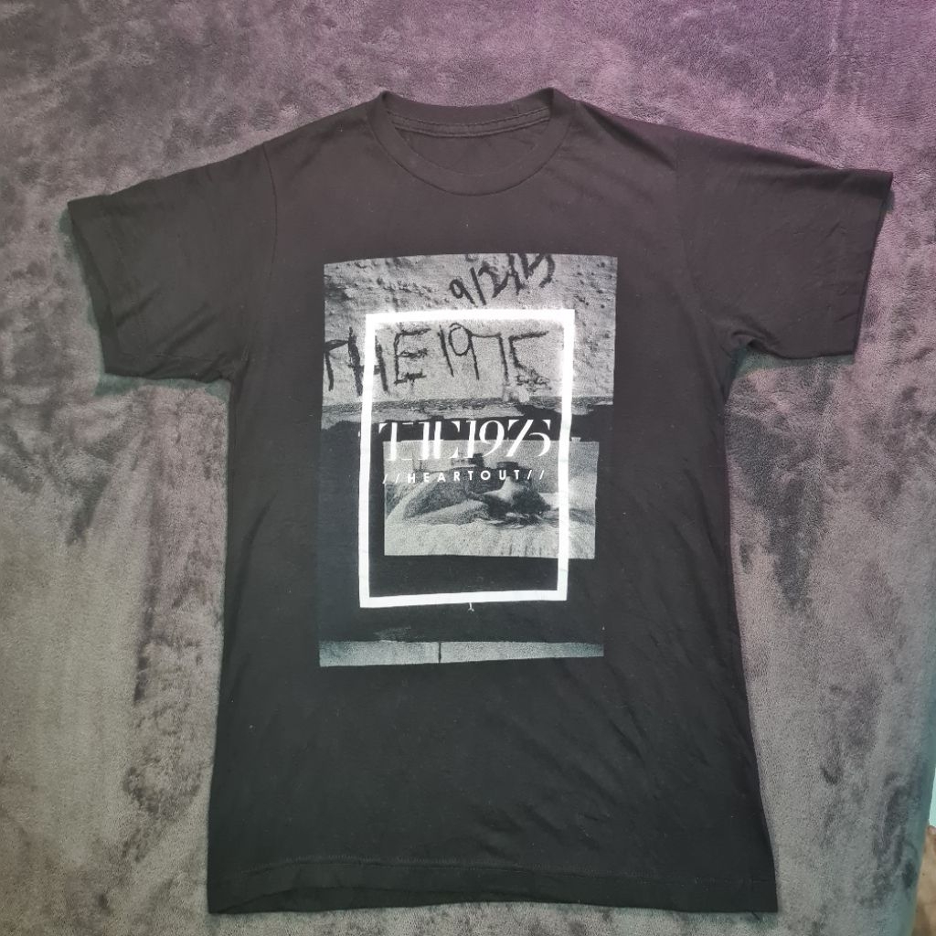 The​ 1975​ // H E A​ R T O U T//  เสื้อ​ T-Shirt​ The​ 1975