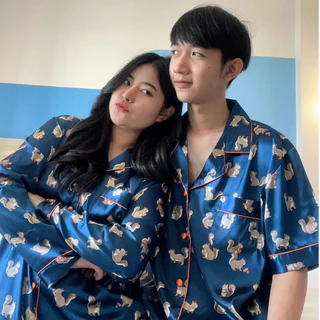 ชุดนอนผ้าซาติน Vana ชุดนอนผู้ชาย และ unisex แบบลาย ใส่สบาย | ชุดนอน เสื้อ กางเกง