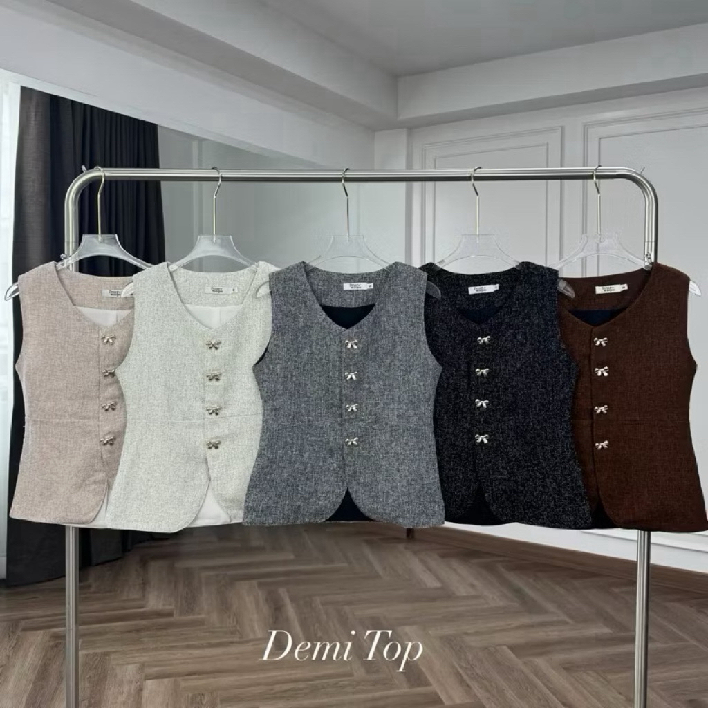 ร้าน Pearpear168 สีครีม ไซส์ S มือ1 เสื้อรุ่น Demii Top เสื้อกั๊ก กระดุมโบว์