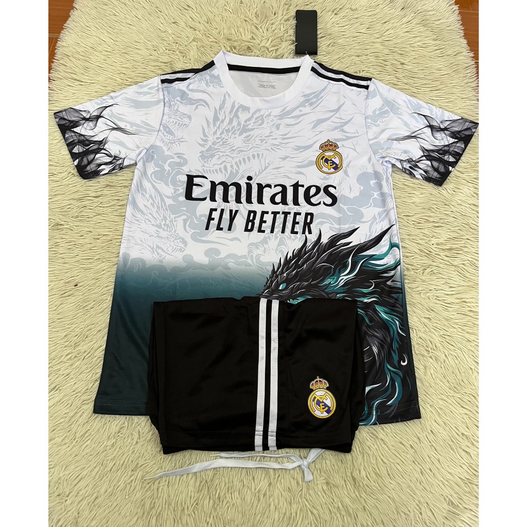 เสื้อฟุตบอลผู้ใหญ่ ทีมเรอัลมาดริดไม่มีสกรีนเสื้อเปล่า เสื้อ+กางเกง ใหม่ล่าสุด