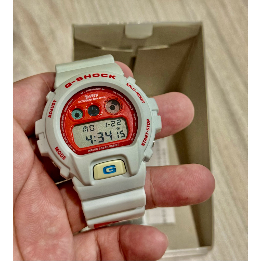 G-shock-dw-6900-ultraman-series-40th