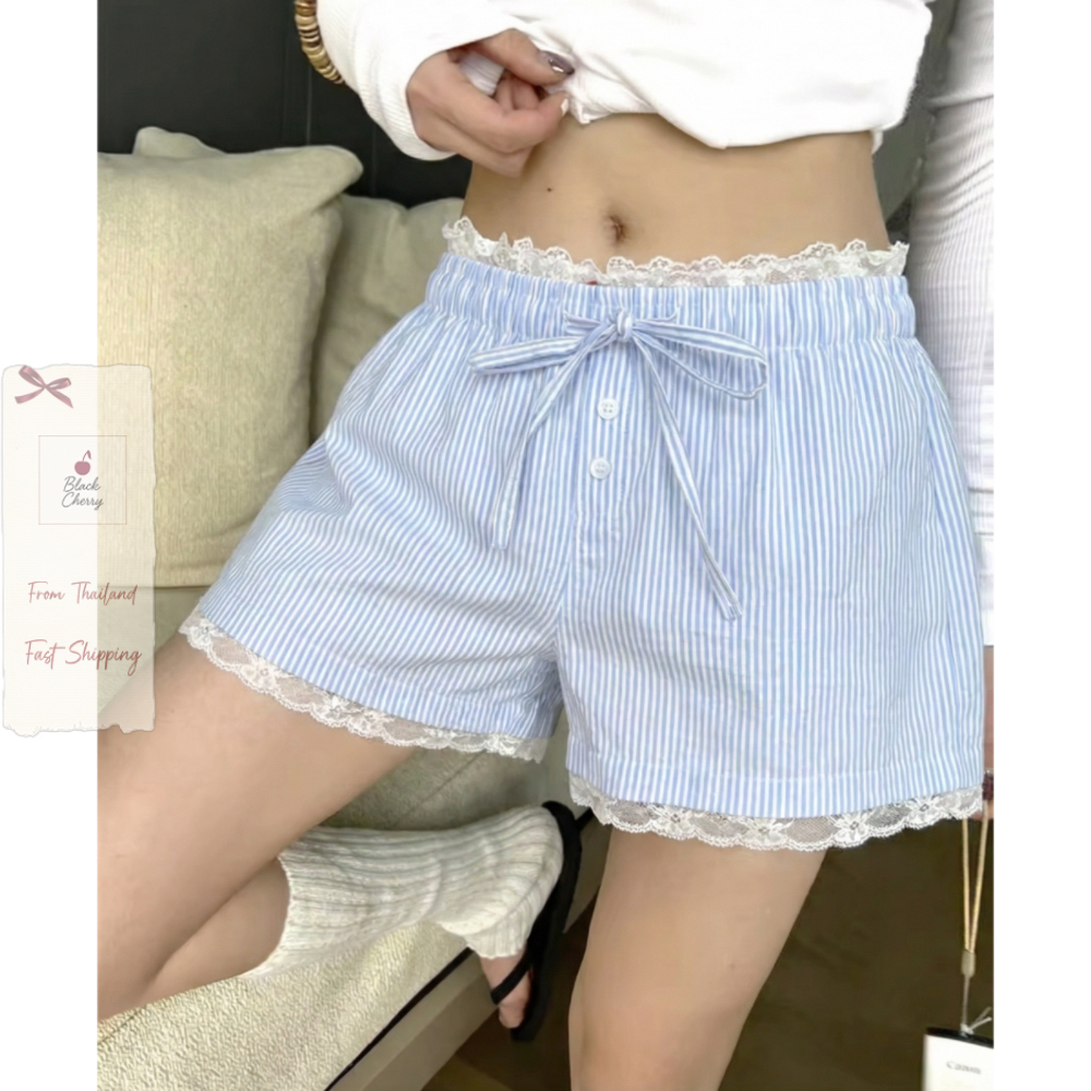 กางเกงขาสั้นลายทาง เอวยางยืด ปักลูกไม้ ดีเทลกระดุม ผ้าเบาใส่สบาย ขาเรียวยาว Summer Chic|Black Cherry