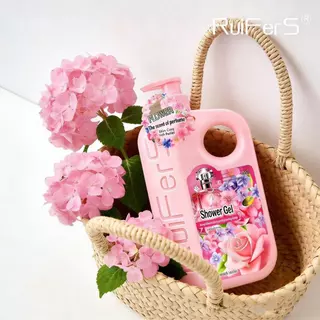 สินค้าใหม่ เจลอาบน้ำ กลิ่นหอมเข้มข้น ปริมาณ 1.003 ลิตร ฟองน้ำผึ้ง 1 กลิ่น