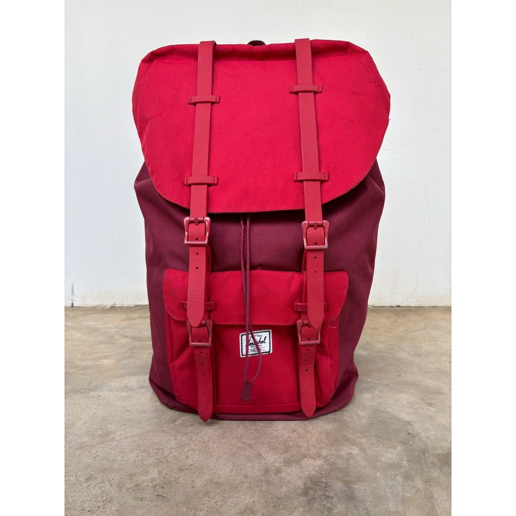 Herschel Little America Backpack red : 25 L 🎒