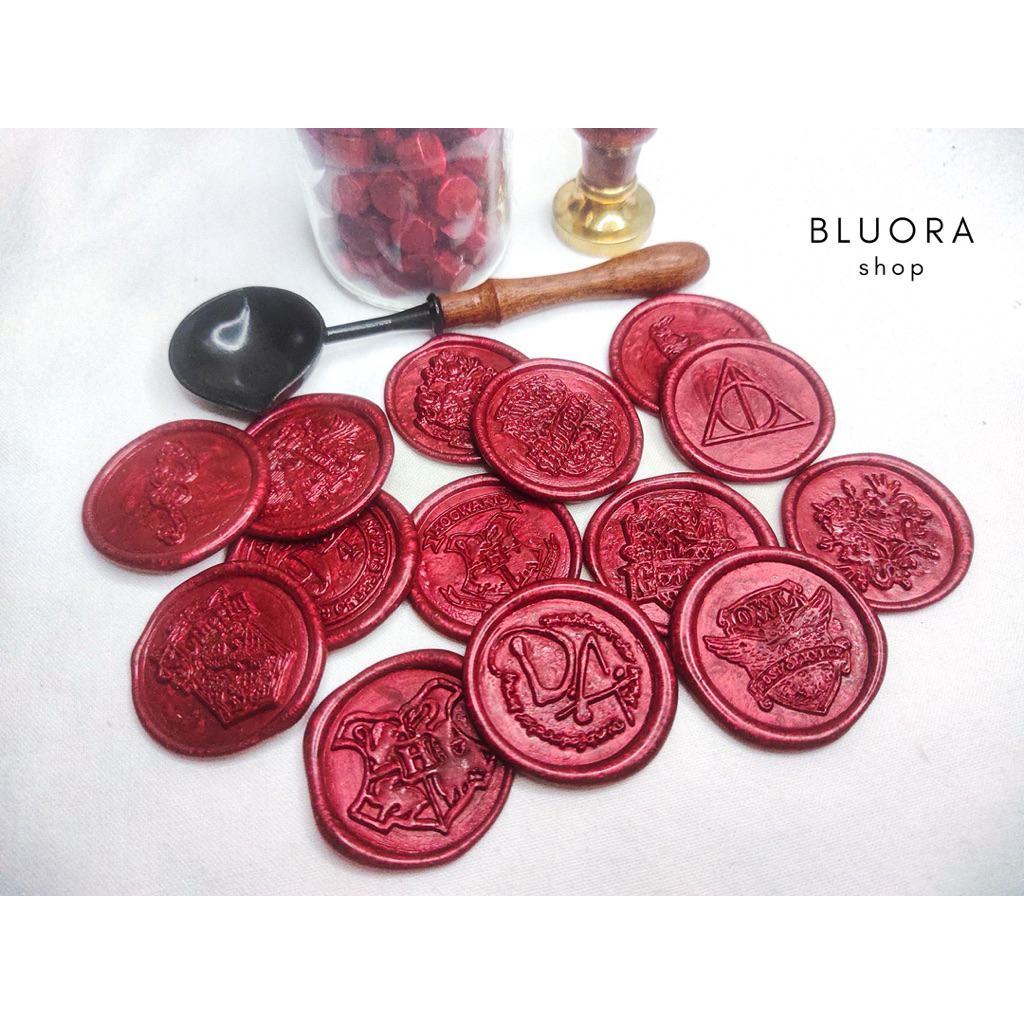 (สีแดงสด) ครั่งปั๊มสำเร็จรูป แฮนเมด Harry Potter | Wax Seal พร้อมใช้ มีกาว ตกแต่งงานแต่ง DIY ของชำร่วย