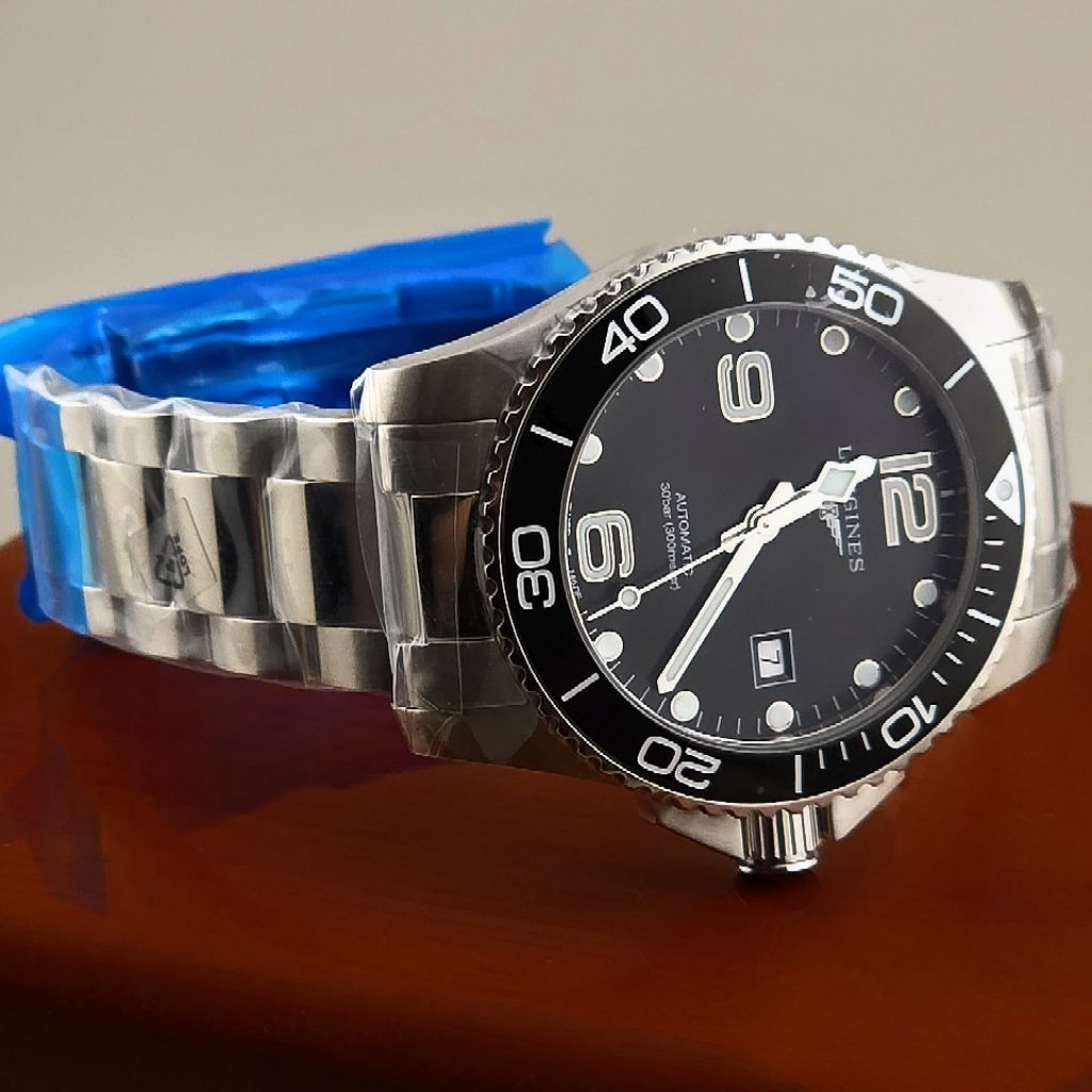 Longines HYDROCONQUEST L3.782.4.56.6 Automatic watch 43.00 mm Ceramic Bezel