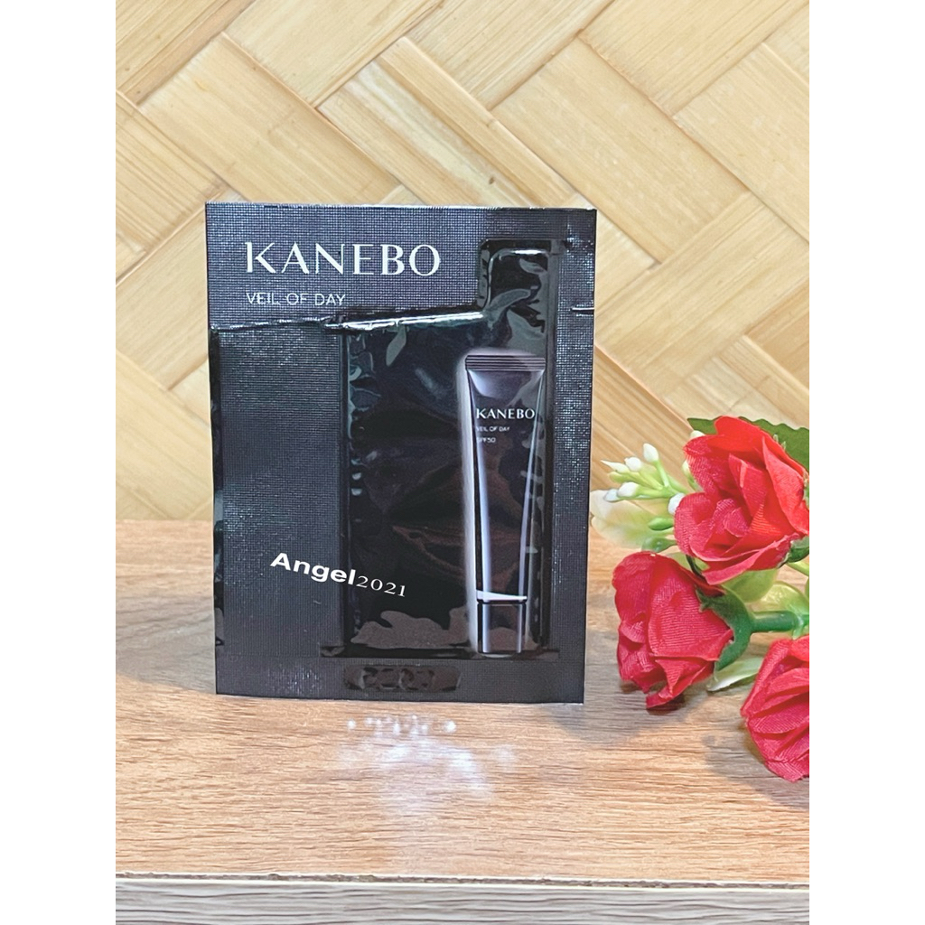 ครีมกันแดด-เนื้อเซรั่มบำรุงผิว-Kanebo-Veil-Of-Day-SPF50/PA+++0.5g-ปีผลิต2025