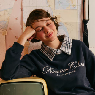 Nineties Design : Class Of Nineties Sweater เสื้อสเวตเตอร์ รุ่น Alma
