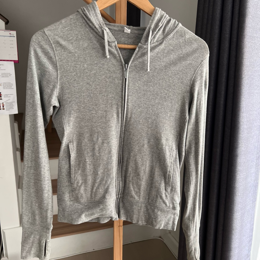 เสื้อฮู้ด แบรนด์ Uniqlo แท้💯 S อก 34 ยาว 21 (มือ 2)