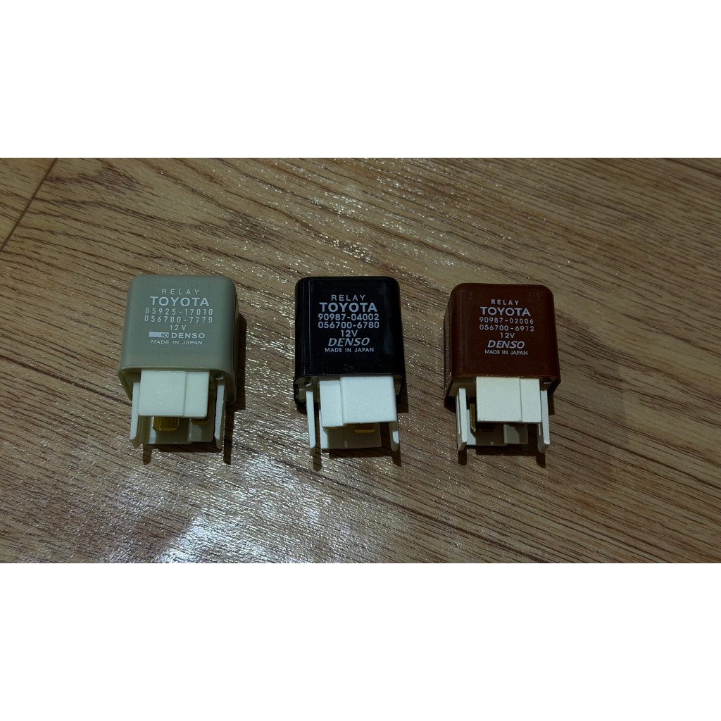 Relay RTT7121 รีเลย์ 4-Pin / 5Pin 12V 40A สำหรับ Toyota 1ตัว 90987-02006 / 056700-6912 /90987-04002 / 056700-6780
