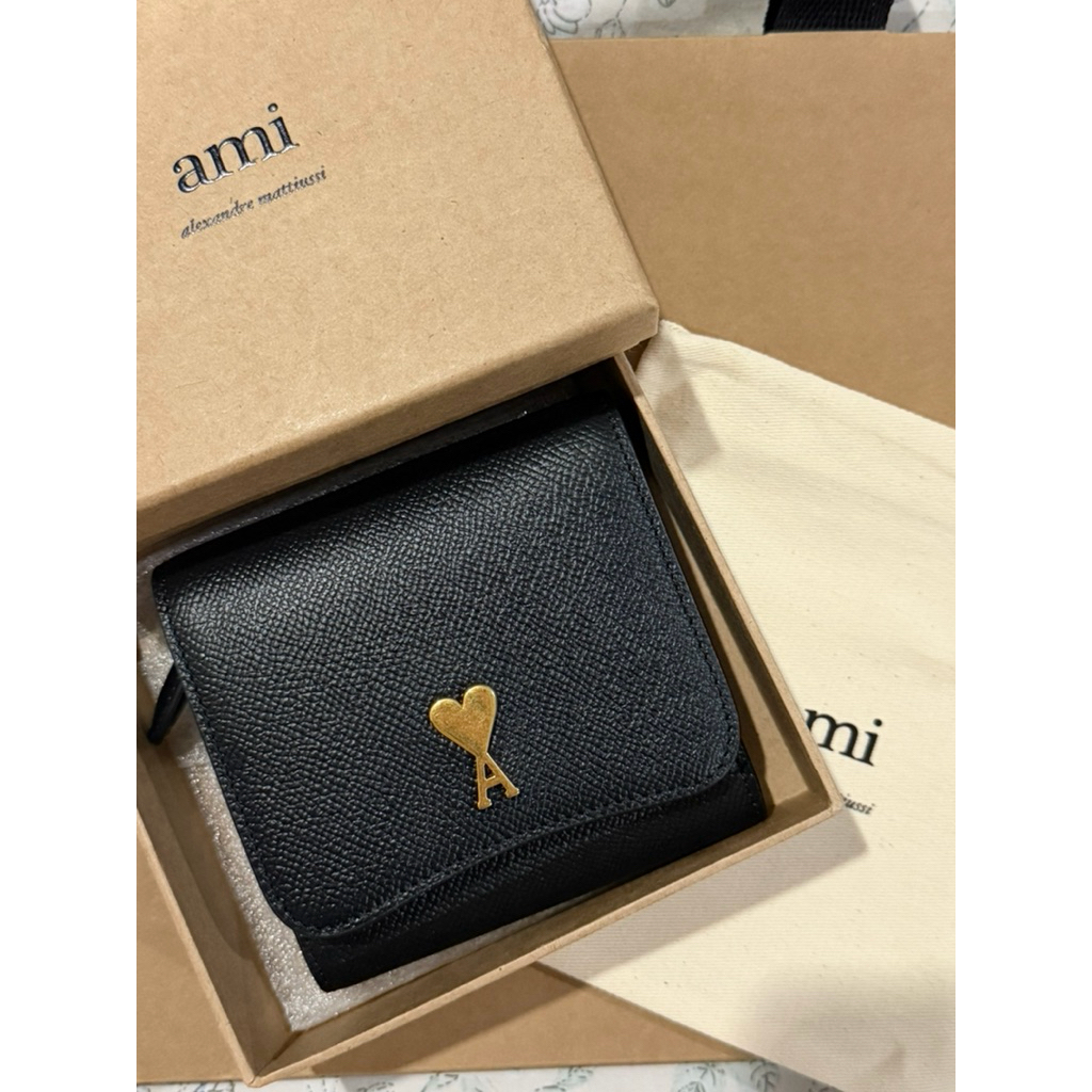 พร้อมส่ง กระเป๋าสตางค์ Ami compact wallet