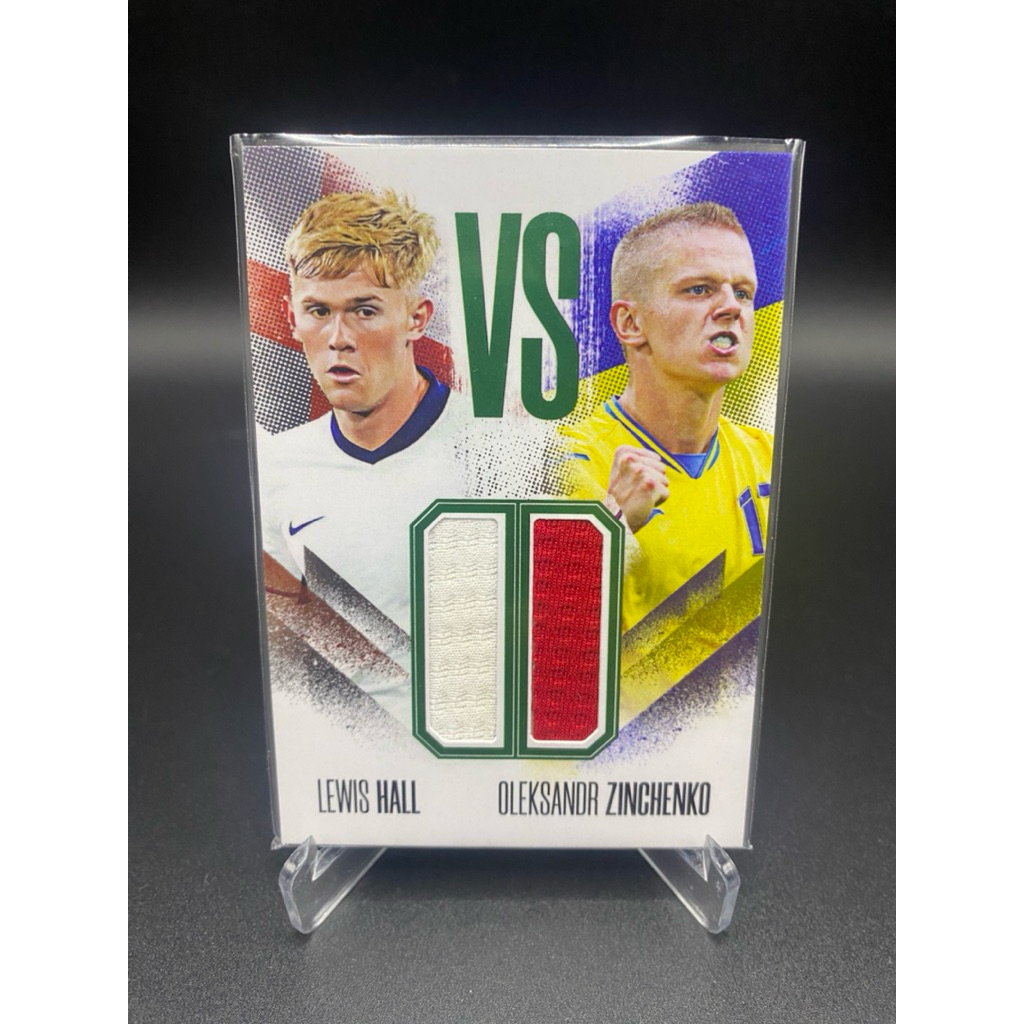การ์ดฟุตบอล👕ชิ้นส่วนผ้า Lewis Hall & Oleksandr Zinchenko | Futura 2025