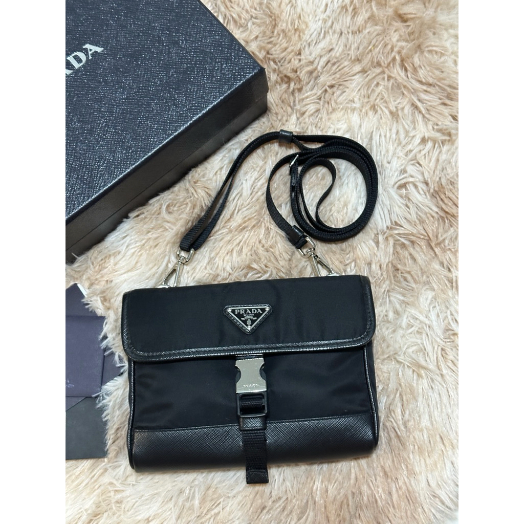 กระเป๋า PRADA phonebag