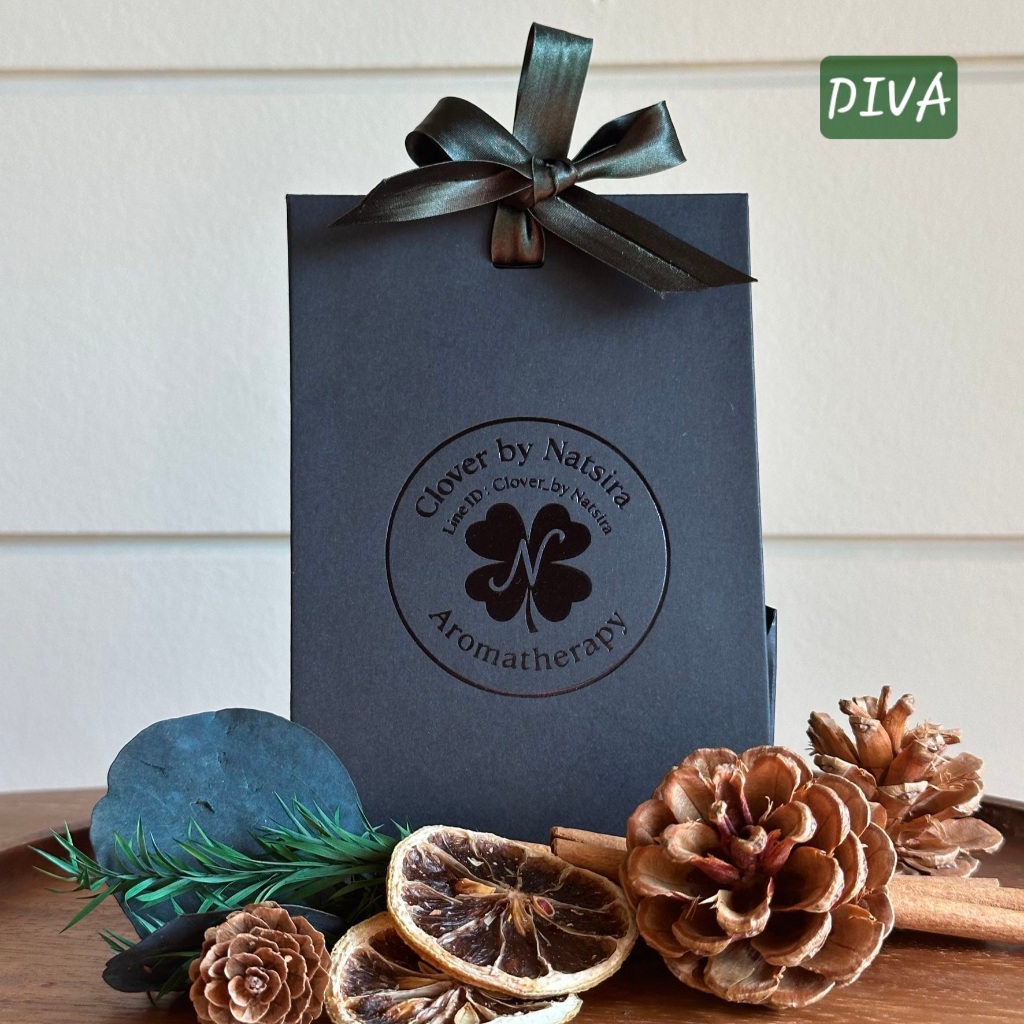 กลิ่น Diva  ถุงหอม  Clover by Natsira สำหรับตู้เสื้อผ้า รถยนต์ กลิ่นหอมสดชื่น ขจัดกลิ่นไม่พึงประสงค์