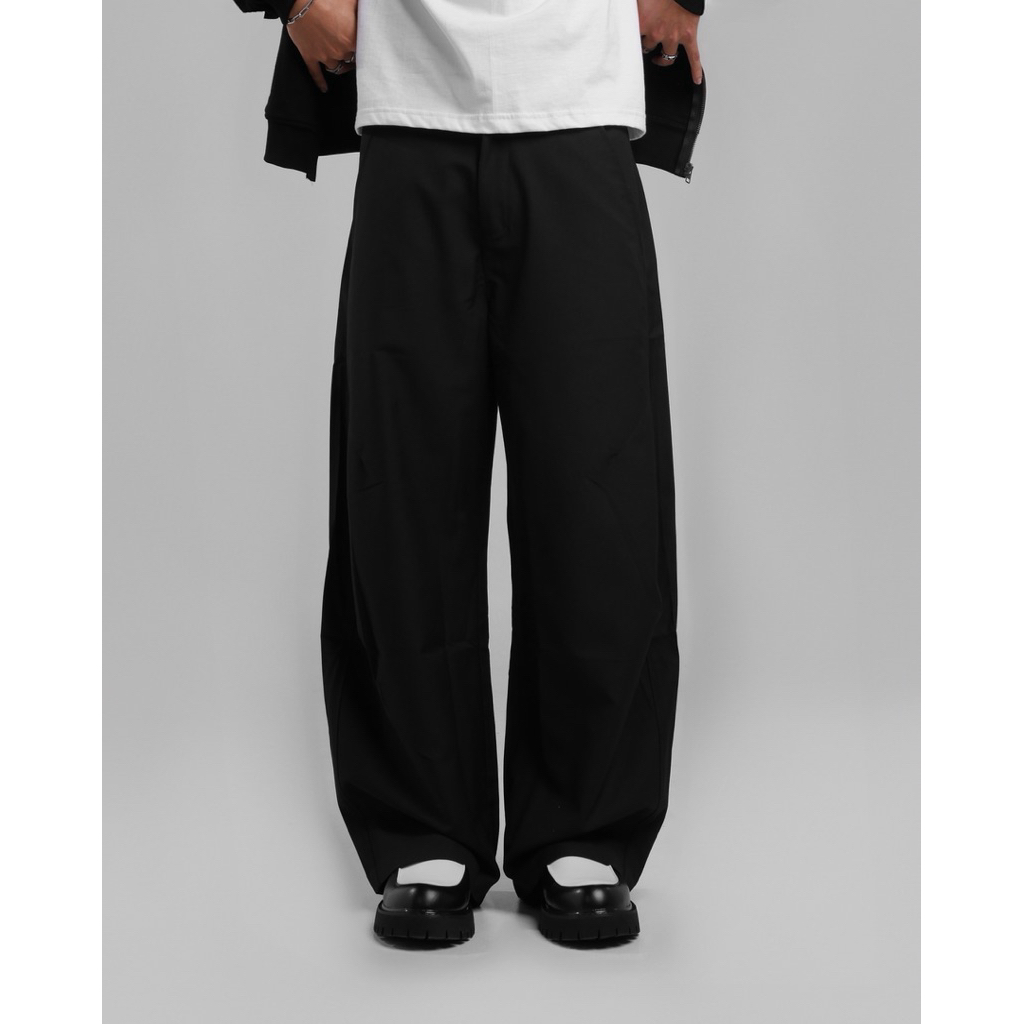 YEON.CO CURVED BLACK TROUSERS
