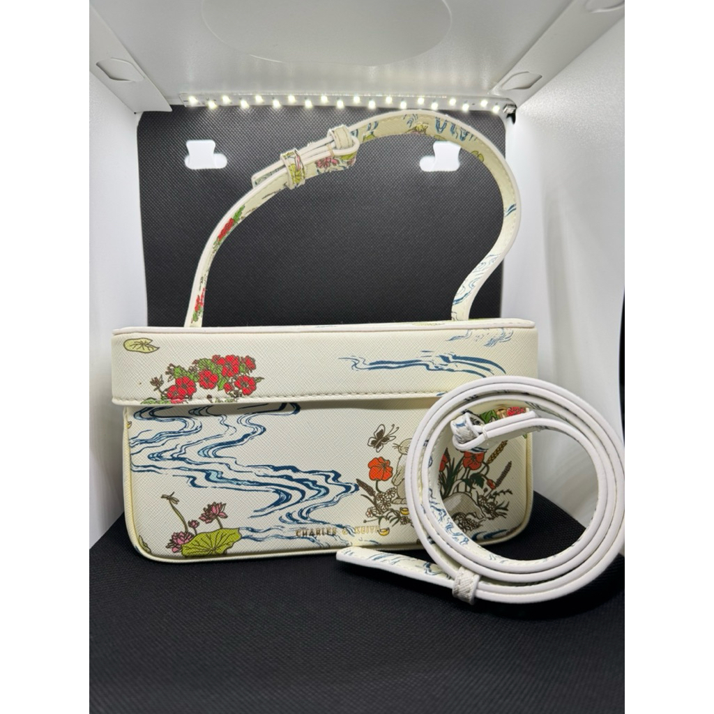 กระเป๋า chales&keith มือสอง ของแท้จากช็อป100%