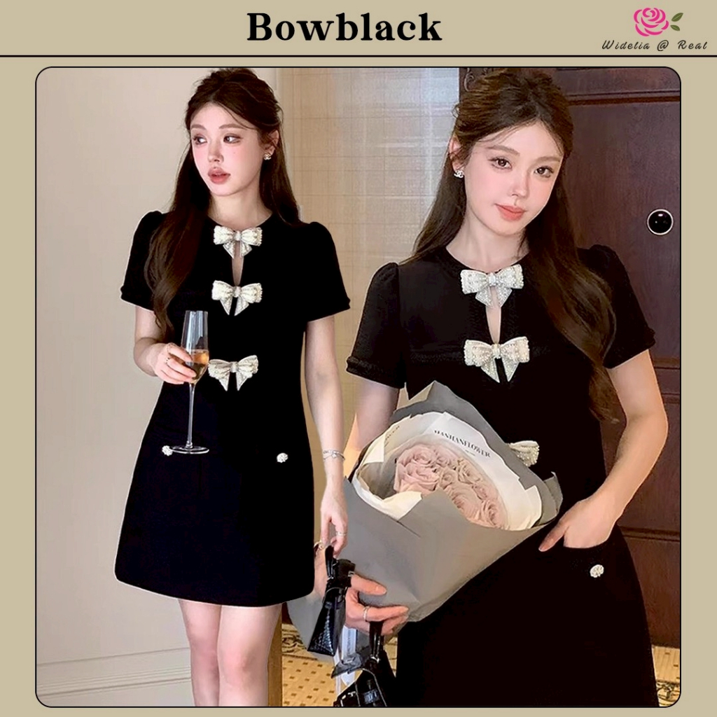 Bowblack Dress เดรสแขนสั้น อกมีเข็มกลัดโบว์ 3 อัน ซิปหลัง เนื้อผ้าทวิต มีกระเป๋าล้วง กระดุมเพชร ผ้าอย่างดี มีน้ำหนัก