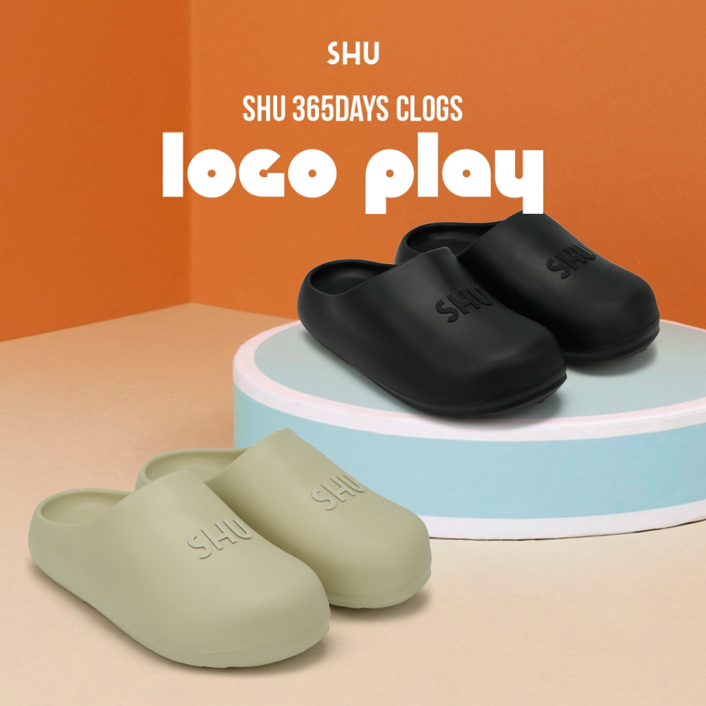 SHU 365DAYS CLOGS LOGO PLAY รองเท้าแตะ