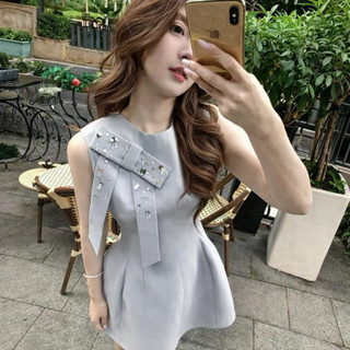 [LISA] A1334 ชุดเดรสกระโปรงคอกลมแขนกุดดีเทลโบว์แต่งเพชรคริสต…